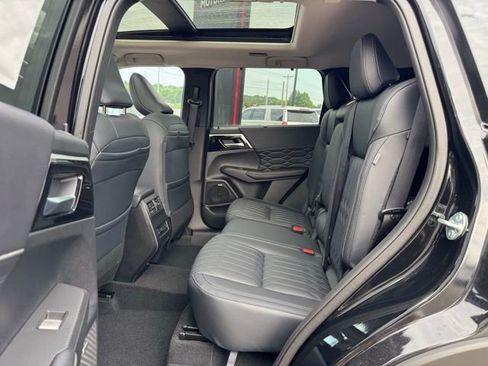 New 2025 Mitsubishi Outlander SEL image 12