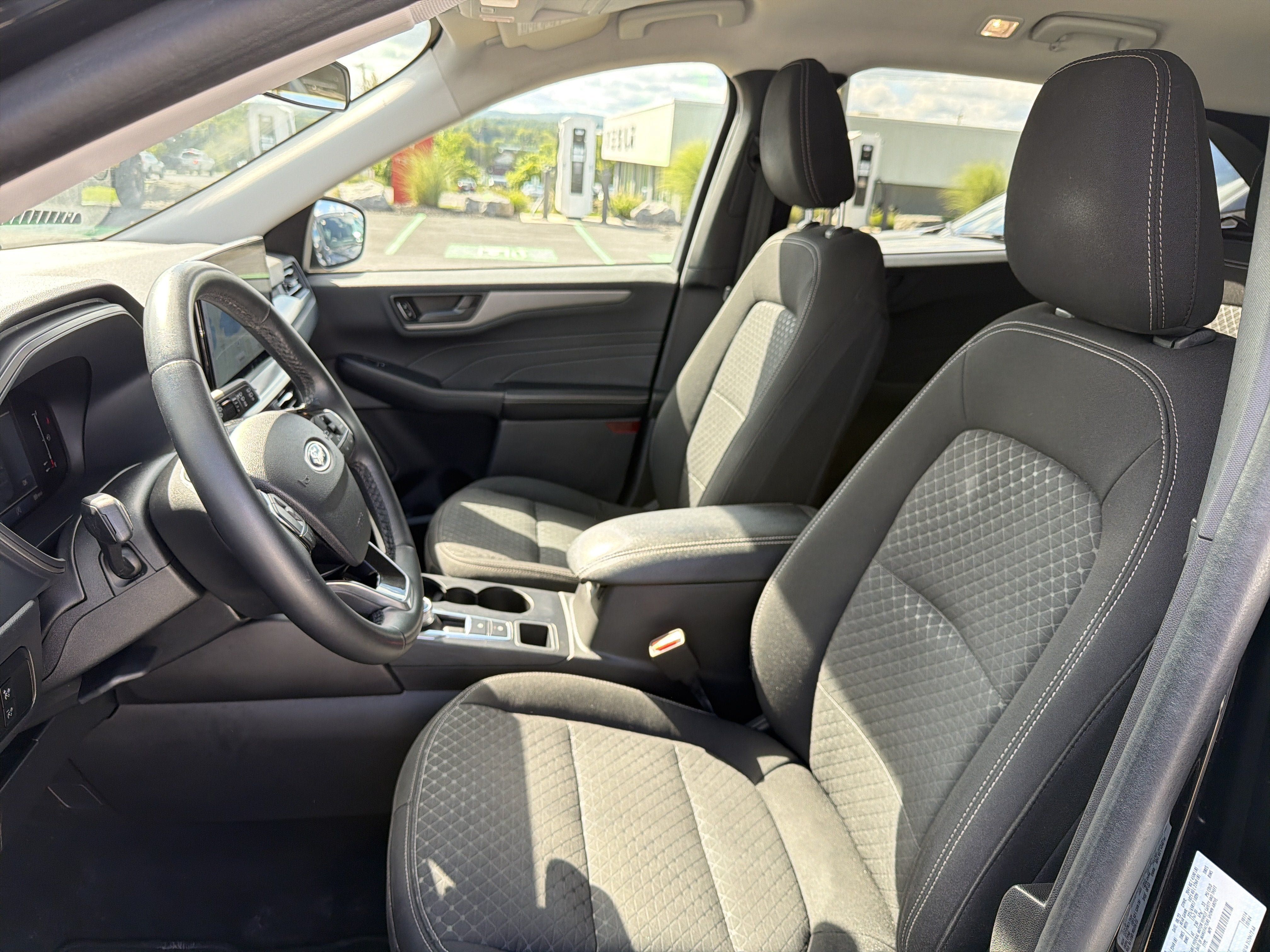 Used 2023 Ford Escape Active w/ Tech Pack #1 AWD/4WD image 10