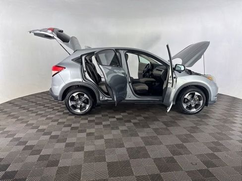 Used 2018 Honda HR-V EX image 16
