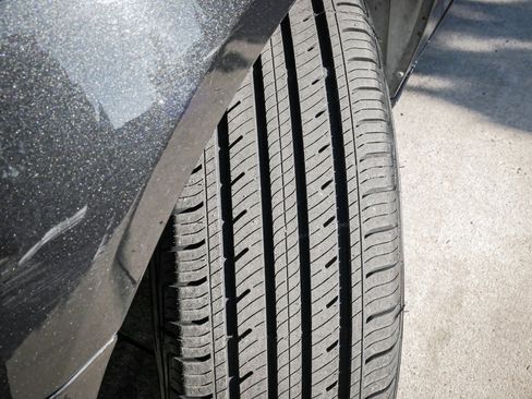 Used 2019 Dodge Grand Caravan SE w/ UConnect Hands-Free Group image 12