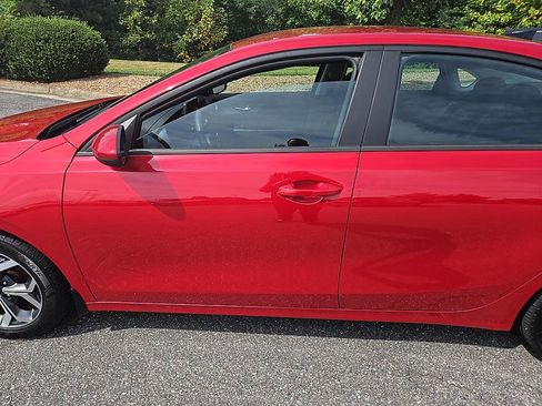Used 2021 Kia Forte LXS FWD image 9