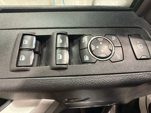 Used 2020 Ford F350 Lariat w/ Chrome Package image 9