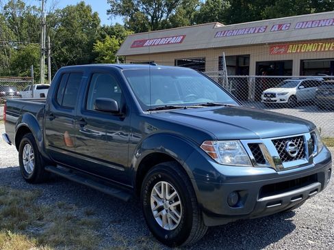Used 2014 Nissan Frontier SV RWD image 3