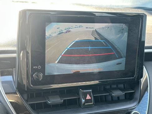 Used 2025 Toyota Corolla LE image 18