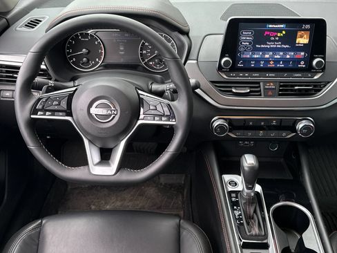 Used 2025 Nissan Altima 2.5 SR AWD/4WD image 13