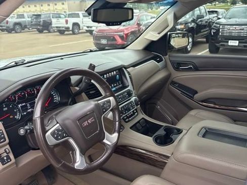 Used 2018 GMC Yukon SLT w/ Premium Edition AWD/4WD image 15