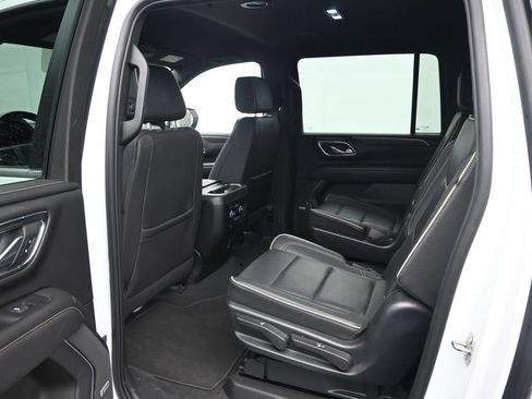 Used 2023 Chevrolet Suburban Premier AWD/4WD image 24
