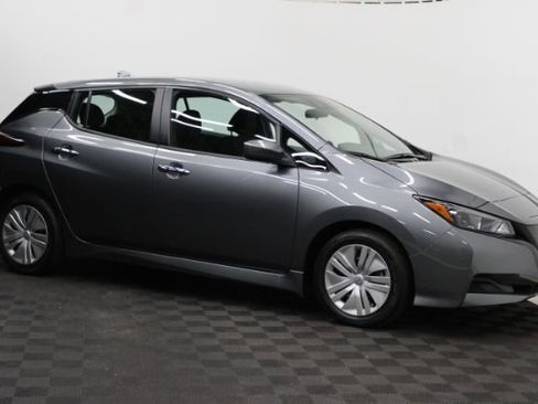 Used 2024 Nissan Leaf S image 1