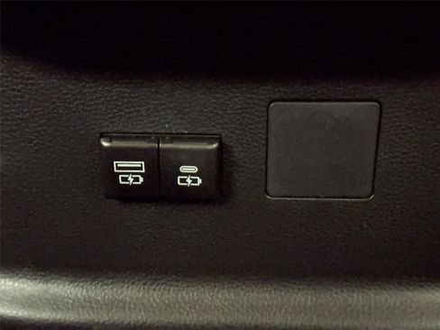 Used 2024 Toyota Tundra SR5 w/ SR5 Premium Package image 36