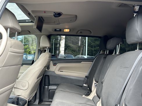 Used 2019 Honda Odyssey Touring image 9