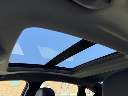 Used 2016 Chevrolet Impala LTZ w/ Enhanced Convenience Package image 16