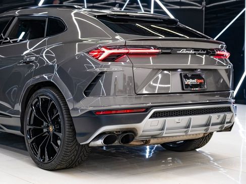 Used 2022 Lamborghini Urus AWD/4WD image 11
