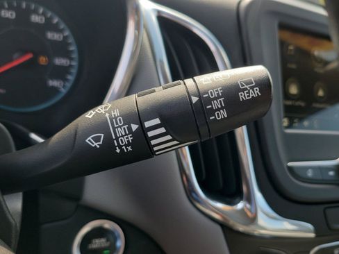 Used 2019 Chevrolet Equinox LS FWD image 27