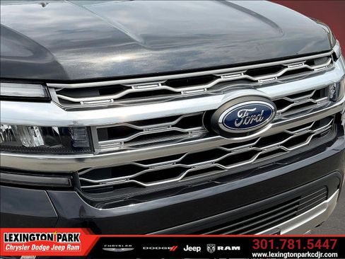 Used 2023 Ford Expedition Platinum AWD/4WD image 32