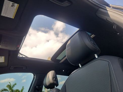 Used 2019 Volkswagen Tiguan SEL Premium R-Line FWD image 16