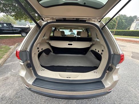 Used 2014 Jeep Grand Cherokee Laredo w/ Security & Convenience Group AWD/4WD image 7