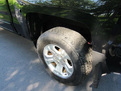 Used 2018 Chevrolet Silverado 1500 LT w/ All Star Edition AWD/4WD image 8