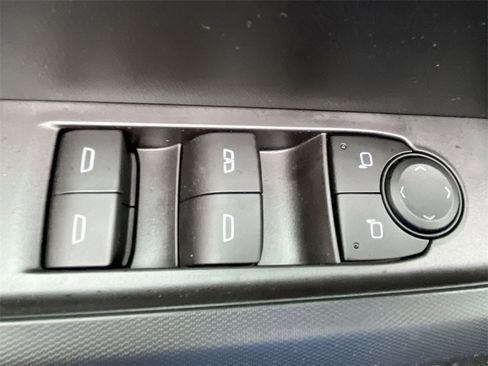 New 2026 GMC Canyon Elevation w/ Convenience Package image 15