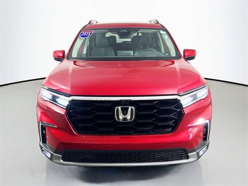 Used 2025 Honda Pilot Elite image 2