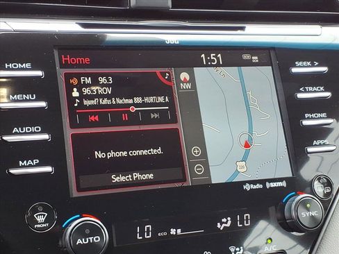 Used 2020 Toyota Camry XLE w/ Navigation Package image 23