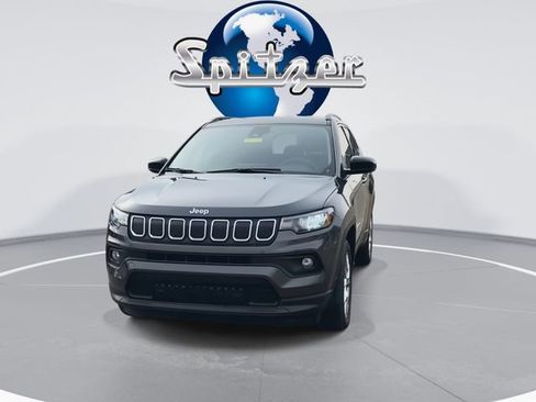 Used 2022 Jeep Compass Latitude image 3