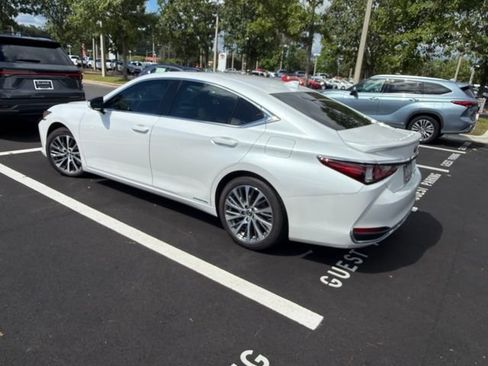 Used 2021 Lexus ES 300h w/ Premium Package FWD image 7