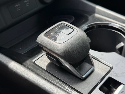 Used 2024 Nissan Rogue S FWD image 18