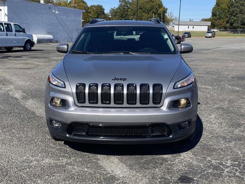 Used 2016 Jeep Cherokee Latitude w/ Comfort/Convenience Group image 2