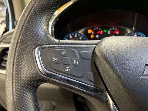 Used 2019 Chevrolet Equinox LT FWD image 13