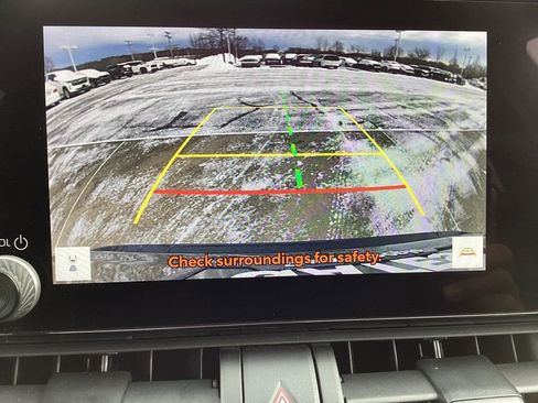 Used 2025 Toyota RAV4 XLE image 17