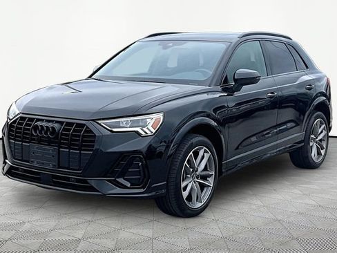 Used 2023 Audi Q3 2.0T Premium w/ Black Optic Sport Package AWD/4WD image 1