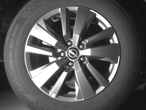 Used 2025 Nissan Pathfinder SV image 15