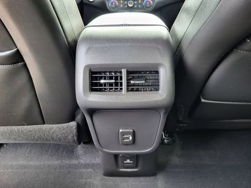 Used 2021 GMC Terrain SLT image 24