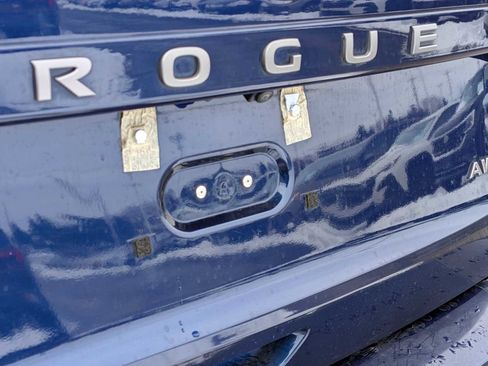 Used 2025 Nissan Rogue SV image 11