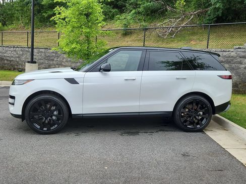 New 2026 Land Rover Range Rover Sport SE AWD/4WD image 6