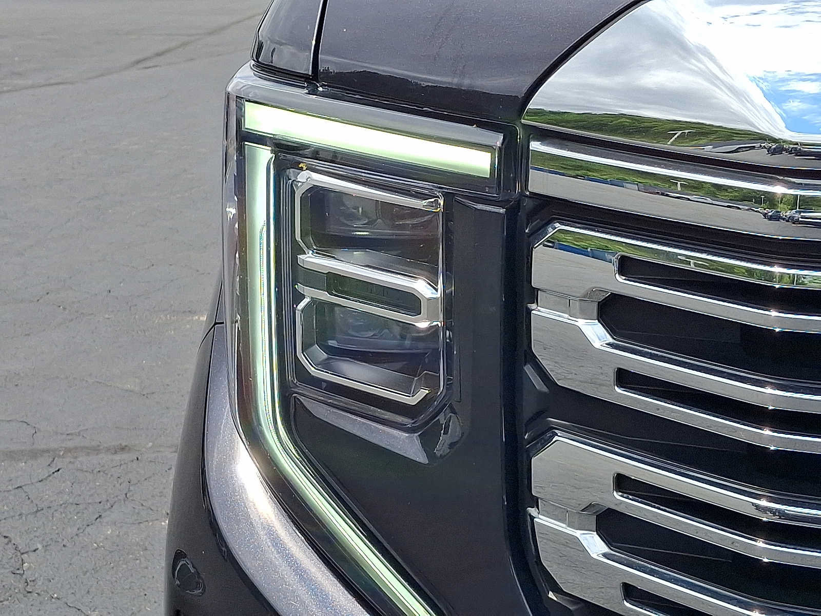 Used 2024 GMC Sierra 1500 Denali w/ Denali Reserve Package AWD/4WD image 9