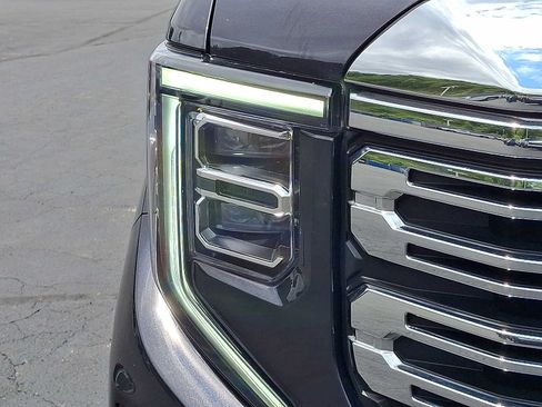 Used 2024 GMC Sierra 1500 Denali w/ Denali Reserve Package AWD/4WD image 9