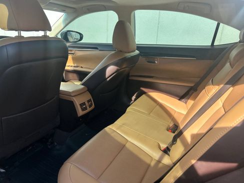 Used 2017 Lexus ES 350 w/ Premium Package FWD image 13