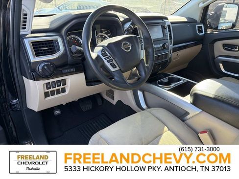 Used 2017 Nissan Titan SV image 31