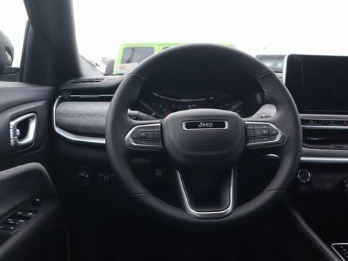 New 2026 Jeep Compass Latitude image 4