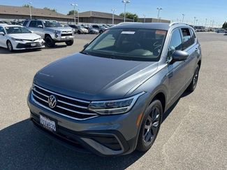 Used 2023 Volkswagen Tiguan SE w/ Panoramic Sunroof Package AWD/4WD video 1