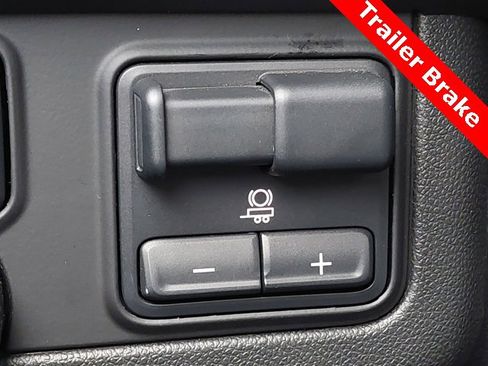 Used 2024 Chevrolet Suburban High Country image 18