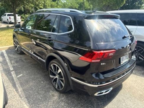 Used 2022 Volkswagen Tiguan SEL R-Line AWD/4WD image 4