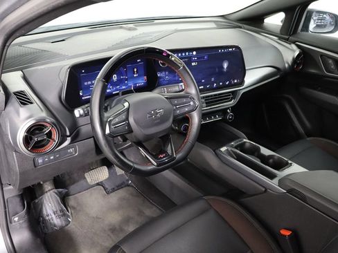 Used 2024 Chevrolet Equinox EV RS FWD image 25