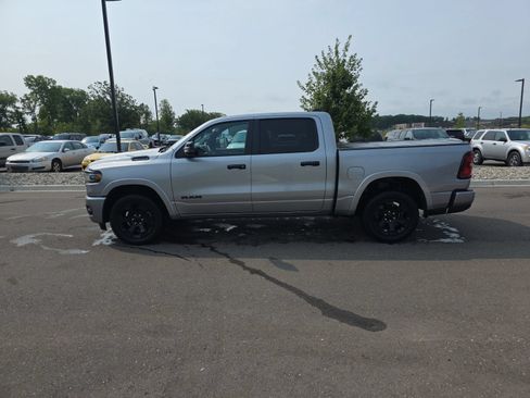 Used 2025 RAM 1500 Big Horn AWD/4WD image 4