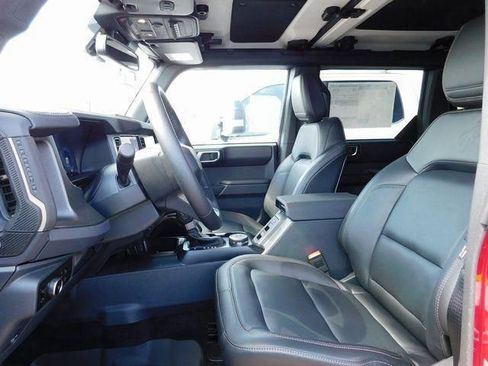 New 2025 Ford Bronco Badlands image 11