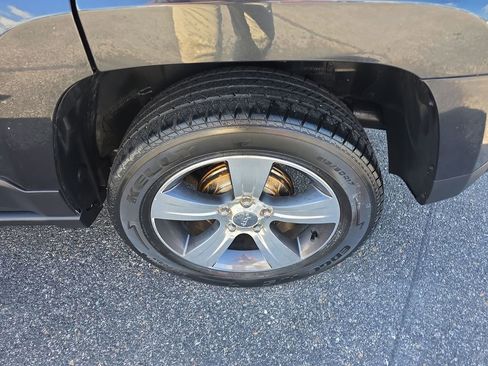 Used 2016 Jeep Patriot High Altitude FWD image 11