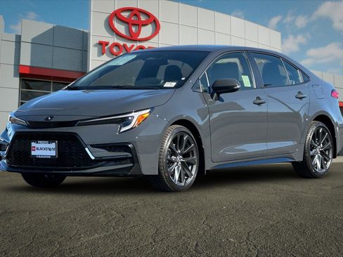 Certified 2026 Toyota Corolla SE w/ SE Package FWD image 7