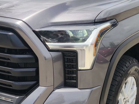 Used 2022 Toyota Tundra SR5 AWD/4WD image 11
