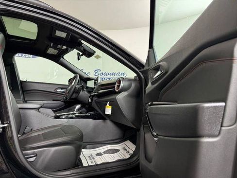 New 2025 Chevrolet Trax RS w/ Sunroof Package image 16